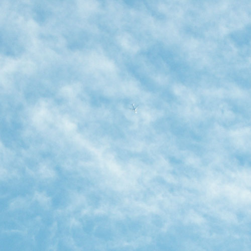 飛ぶ、雲、空
